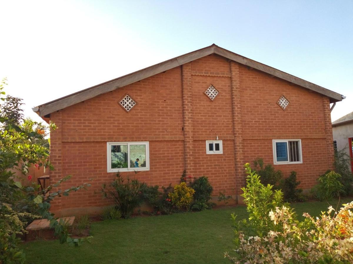 Maison Charlotte Forever Chambre D'Hotes Chez Un Couple Belgo Togolais Lomé Zewnętrze zdjęcie